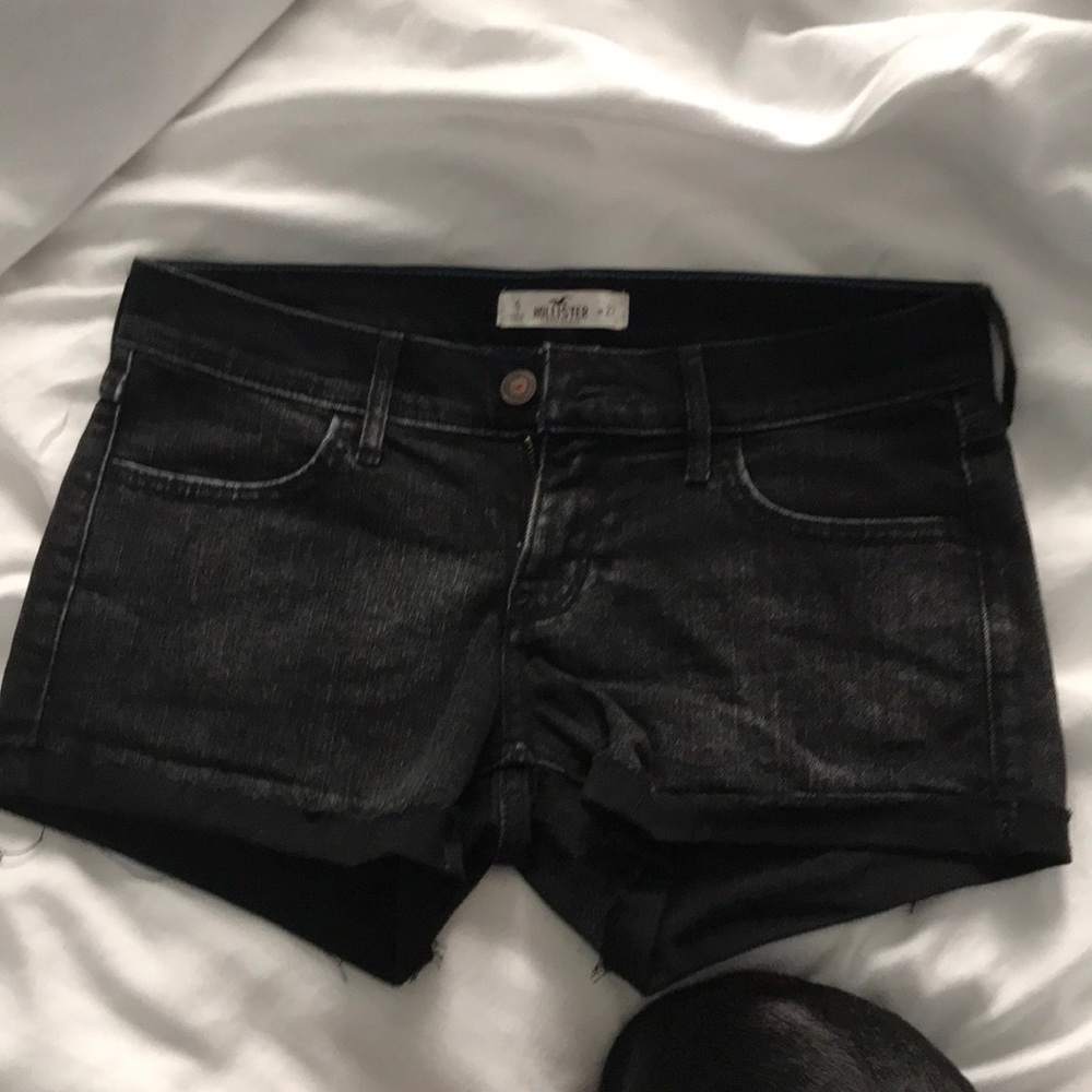 Black hollister shorts